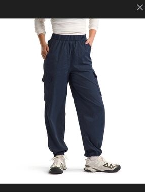 The North Face Women's Spring Peak Cargo Pants Navy Blue Size Medium NWT